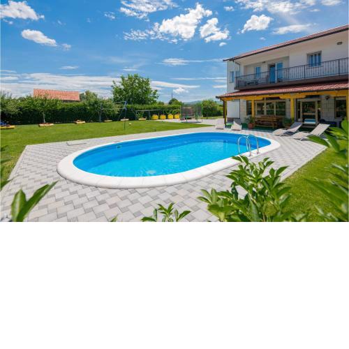 Three-Bedroom Holiday Home in Glavina Donja