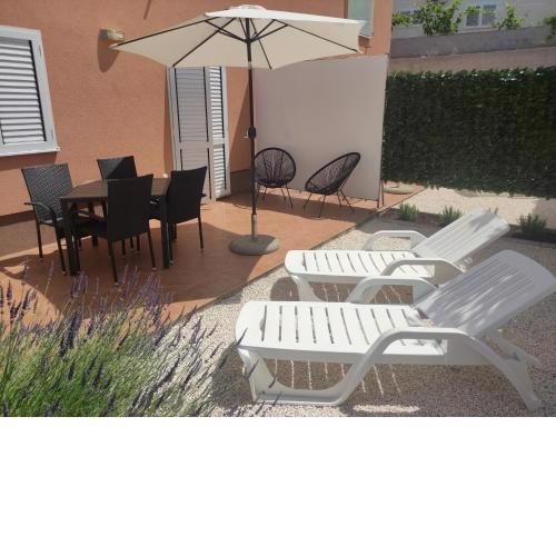 Tomena apartments