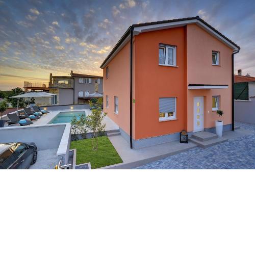 Top Villa mit privatem Pool, WLAN, Sonnenliegen, Terrasse und eigenem Grillbereich