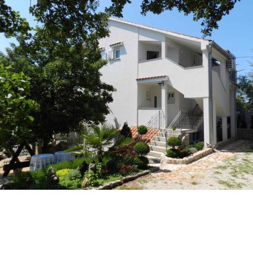 Two-Bedroom Apartment in Malinska I