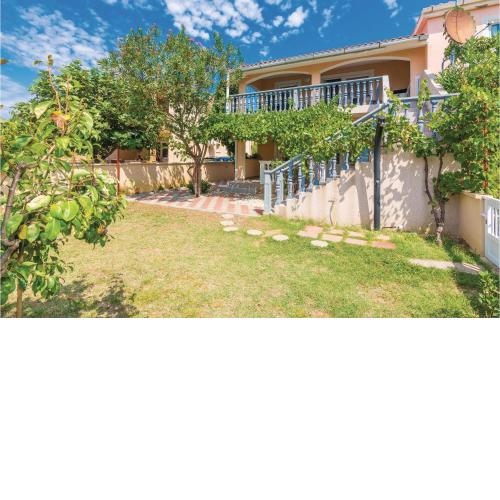 Two-Bedroom Apartment in Vir