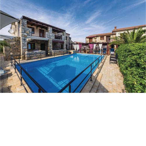 Two-Bedroom Apartment in Vir