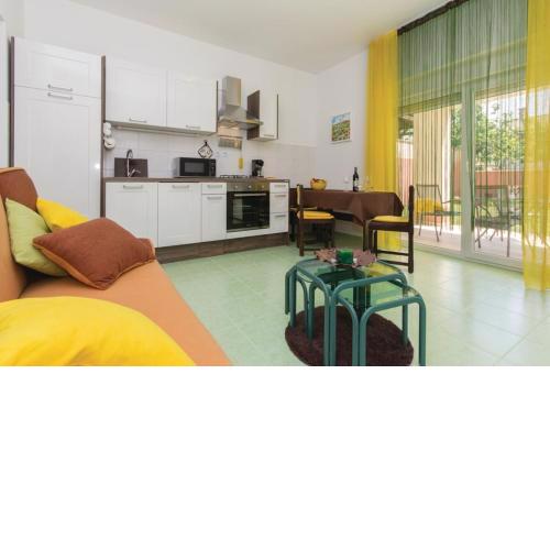 Two Bedroom Apartment Valdebecco for 5 persons