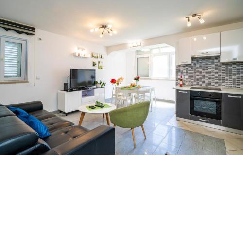 Two-Bedroom Apartment VICTORY