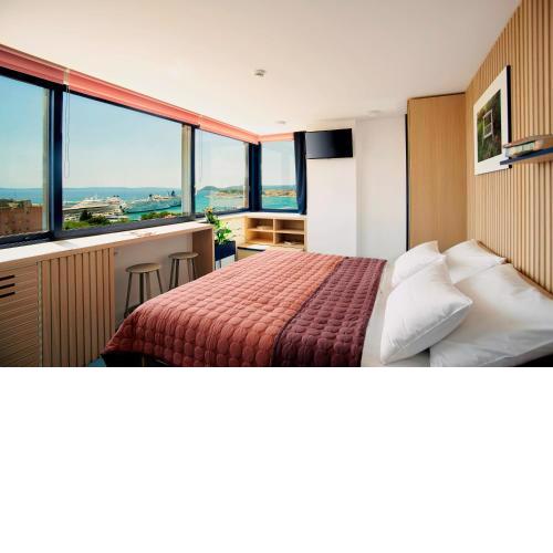 UP THERE design rooms