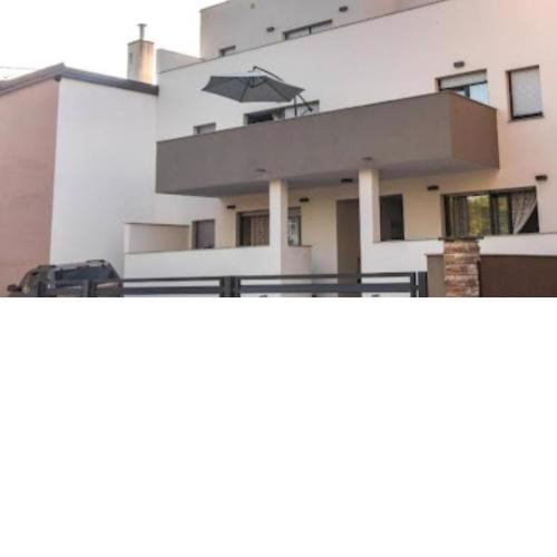 Urbana Villa Four season