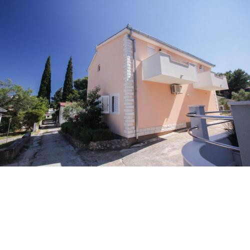 Vila Sale