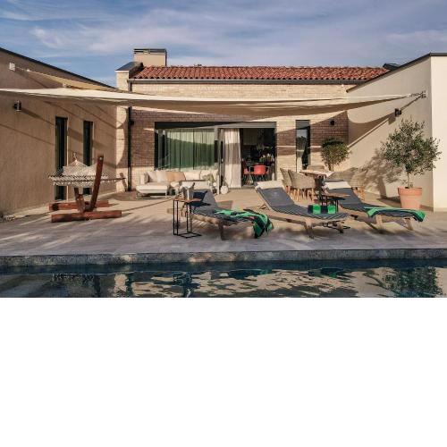 Villa Arya