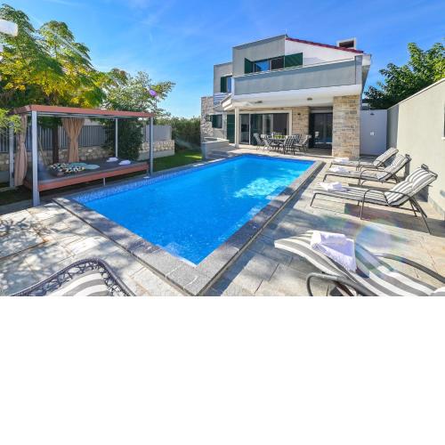 Villa Dana - Private Heated Pool