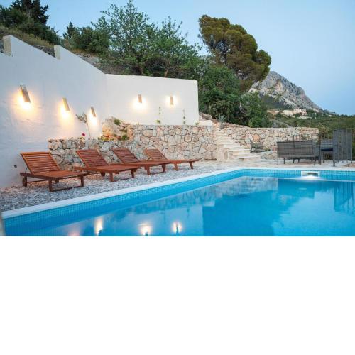 Villa Ena a luxury villa in Podgora, heated pool