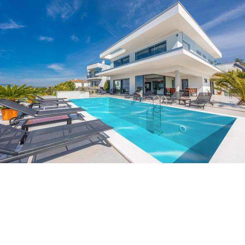 Villa Infinity