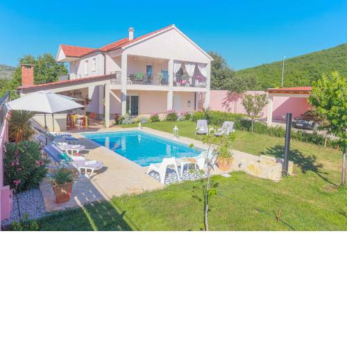Villa Kalura
