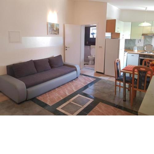 Villa Latina with 6 apartments and a shared pool