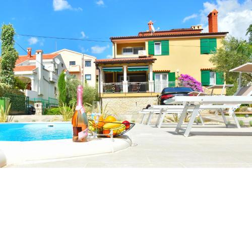 Villa Lux Nina with six bedrooms, private pool, sauna - AE1179