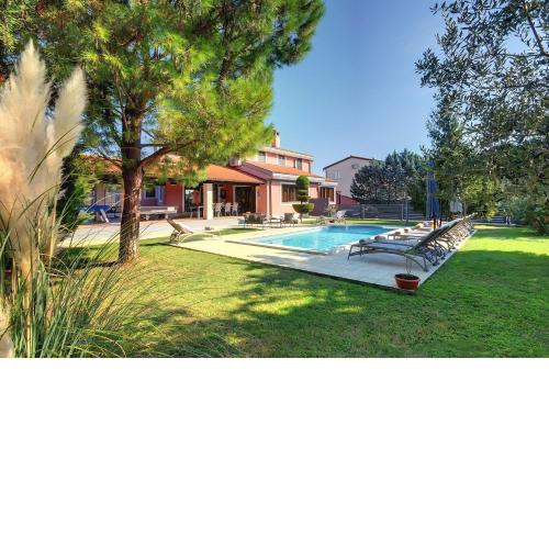 Villa mit privatem Pool, Billard, Tischtennis, BBQ, Kinderspielplatz