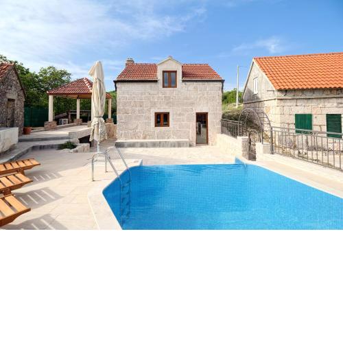 Villa Mons