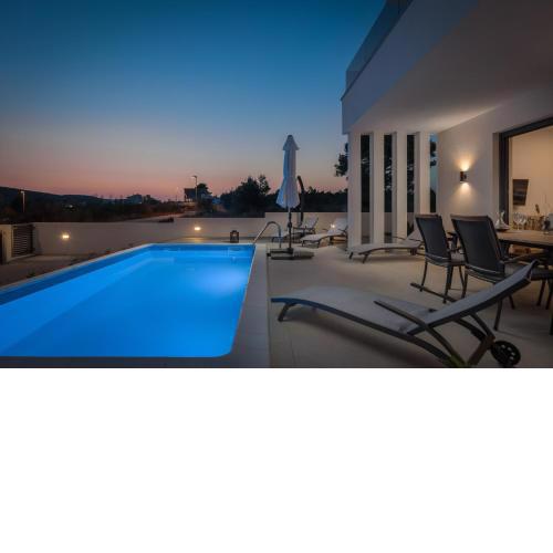 Villa Nadija with heated pool
