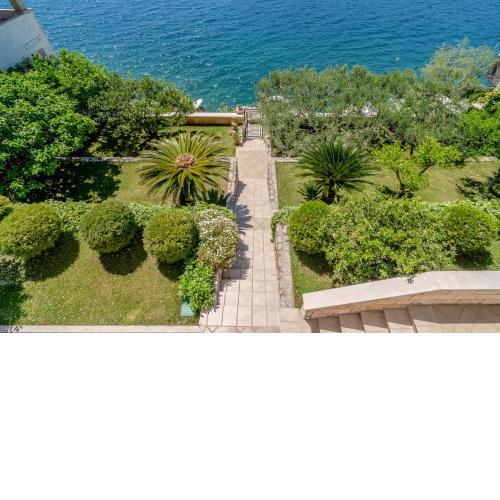 Villa Plantis Dubrovnik - Six Bedroom Villa with Private Sea Access