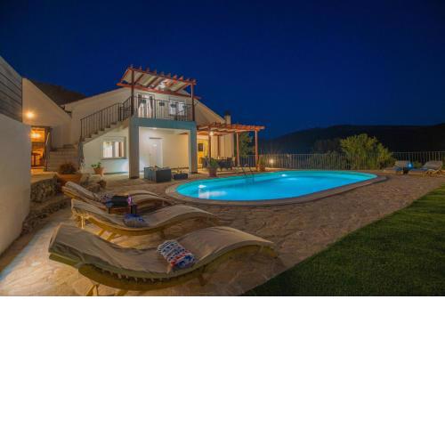 Villa Plenča green sea near to the sea - heated pool