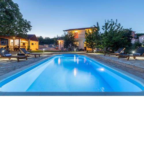 Villa Podrugovi Dvori with pool
