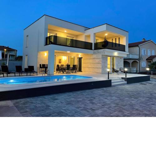 Villa s bazenom, Vodice