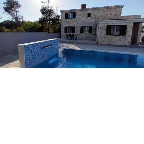 Villa-Sana