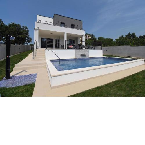 Villa Tara in Medulin only 300 meters from the beach