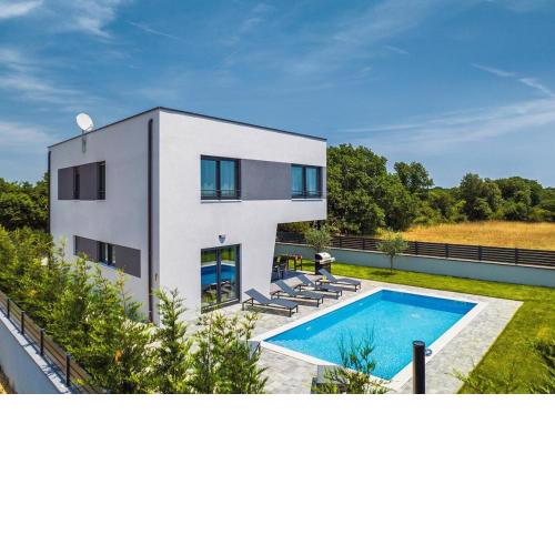 Villa Tika