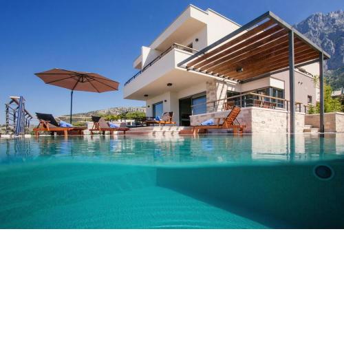 Villa View a luxury villa in Makarska, heated private pool, jacuzzi, gym