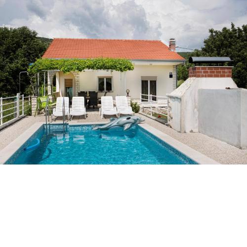 Villa with pool near Split