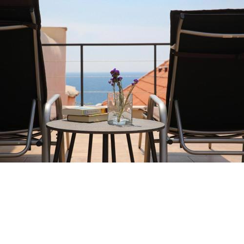 White & Co Villa And Apartments