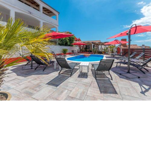 XXXL Villa Ancora with heated pool