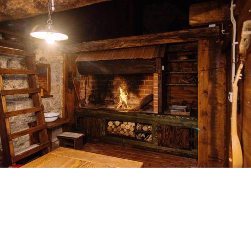 2 bedrooms chalet with jacuzzi furnished garden and wifi at Gospic