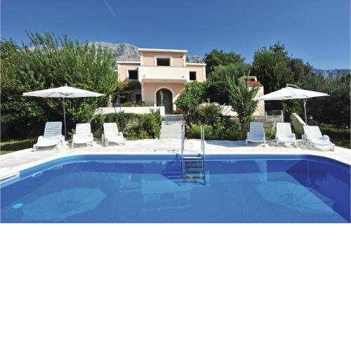 Amazing Home In Kastel Sucurac With 4 Bedrooms, Jacuzzi And Wifi
