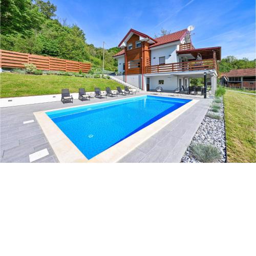 Amazing Home In Pregrada With 3 Bedrooms, Wifi And Outdoor Swimming Pool