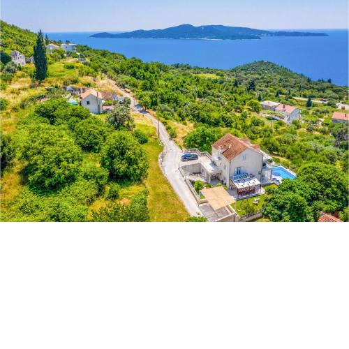 Amazing Home In Trsteno With 7 Bedrooms, Wifi And Outdoor Swimming Pool