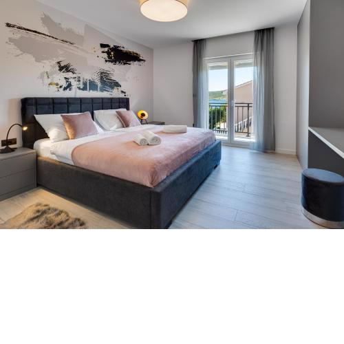 Apartment By The Sea