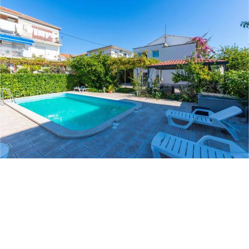 Apartment Kastel Stari 20
