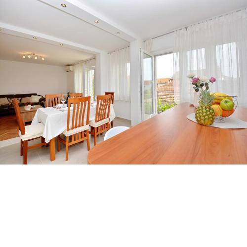 Apartment Lovre