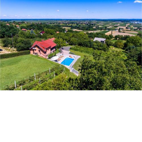 Awesome Home In Ludbreg With 2 Bedrooms, Wifi And Outdoor Swimming Pool