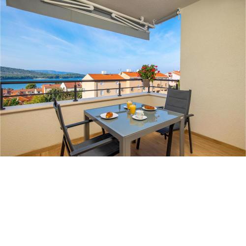Beautiful apartment in Cres with WiFi and 1 Bedrooms