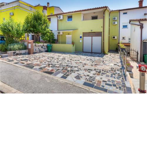 Beautiful apartment in Pula with WiFi and 1 Bedrooms