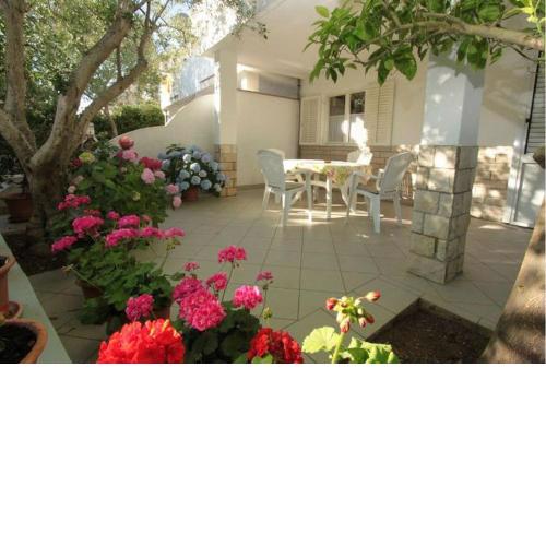 Beautiful apartment with back yard and terrace AE1259 - Apartments Vjenceslava XX