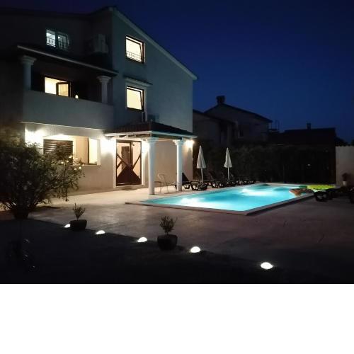 Dairos Villa