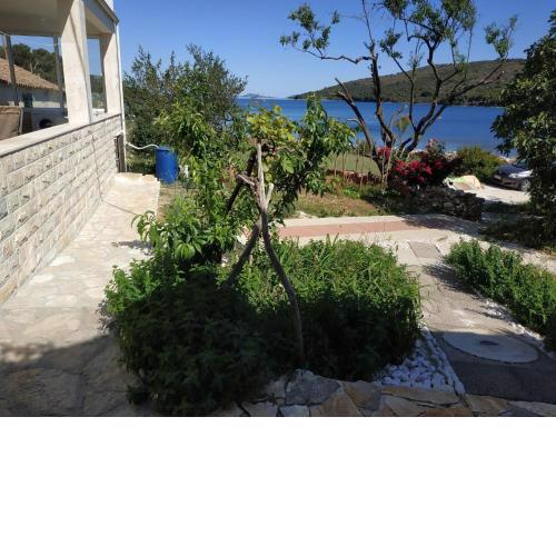 Detached Holiday house few steps from the beach 2 beautifull sea view terraces