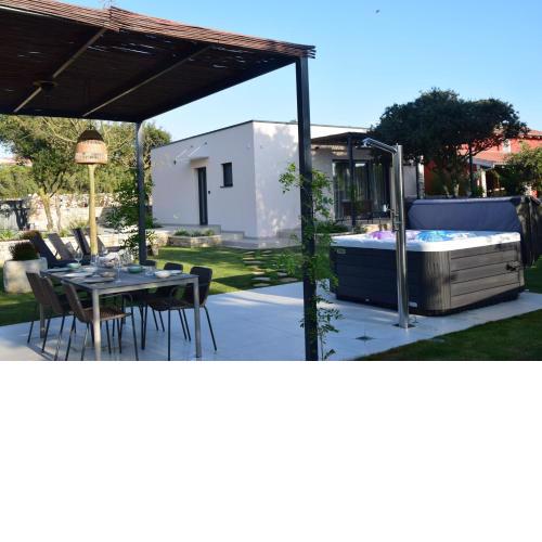 Holiday home in Rovinj with jacuzzi