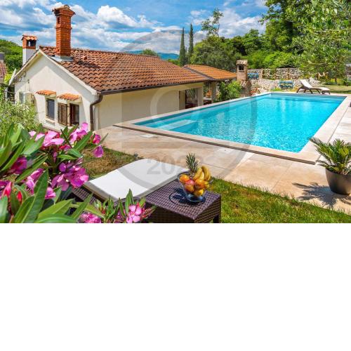 Holiday House - Old Olive