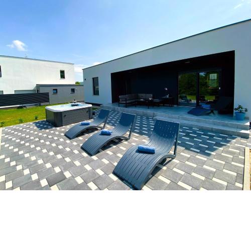 K Relax Place, Varaždinske Toplice, modern home with Sauna, Jacuzzi, WIFI