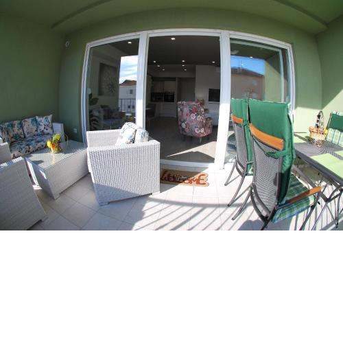 "Modern apartment Matutu" - parking is in the garage