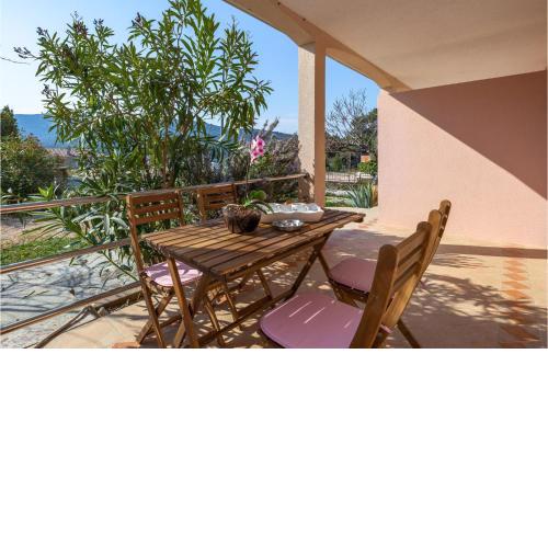 Nice apartment in Cres with WiFi and 2 Bedrooms